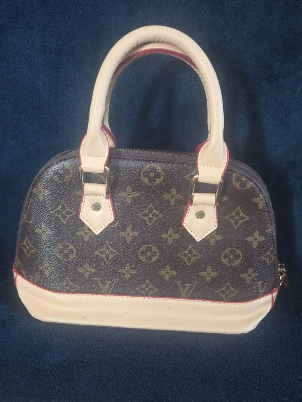 N/A iconic monogram